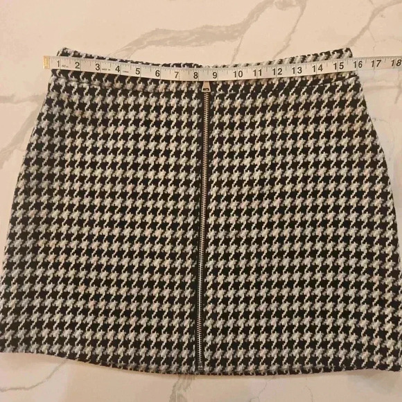 Express Houndstooth Wool  Full Zip Mini Skirt Black Gray White Womens Size 8 - Picture 6 of 7